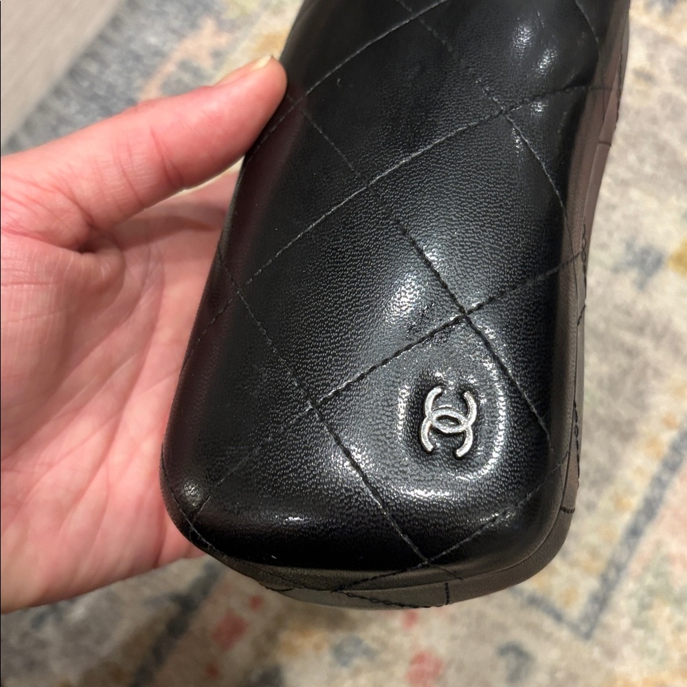 CHANEL Black Quilted Leather Sunglasses Case with CC Logo - Picture 8 of 8